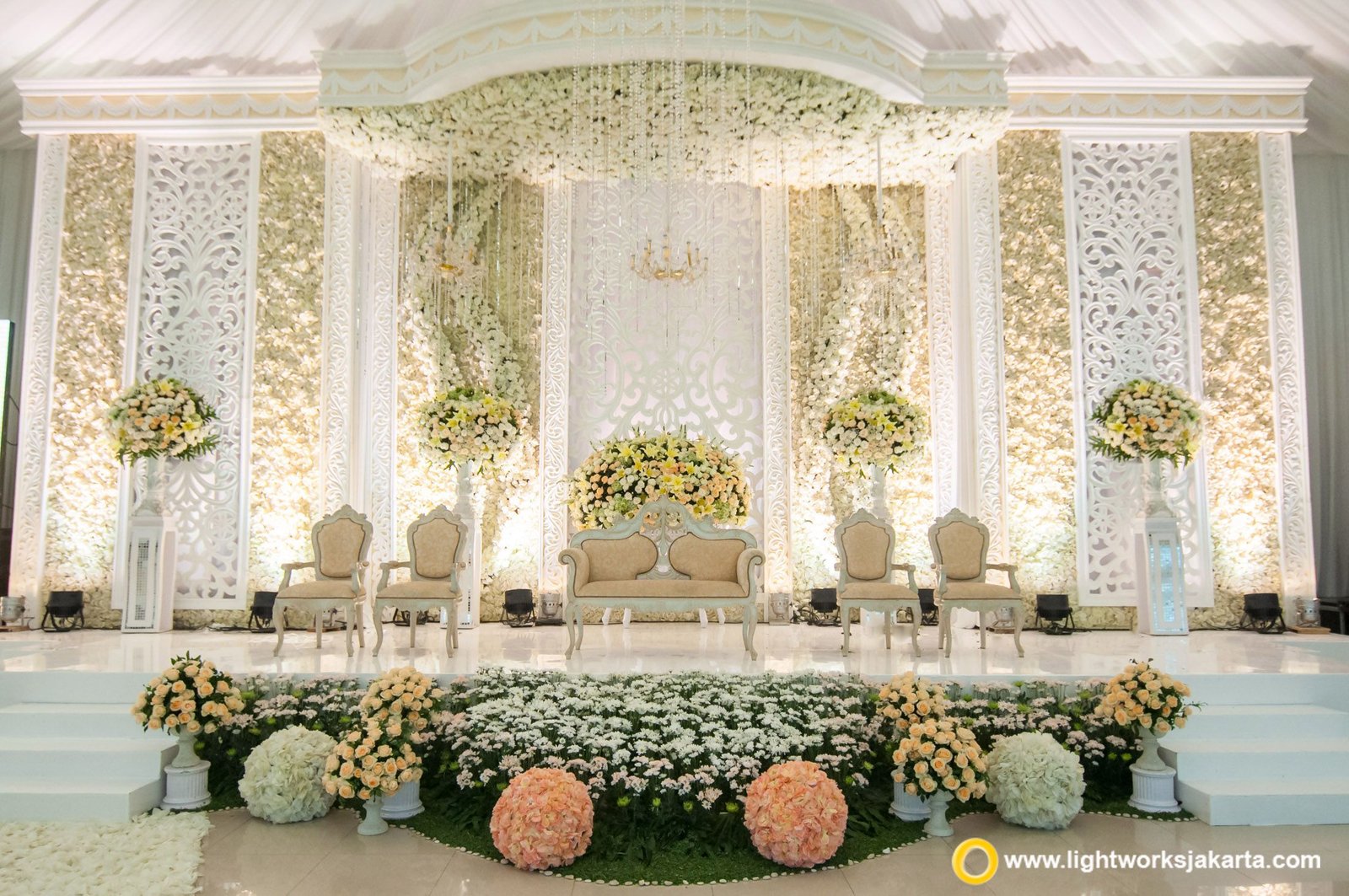 Event Chairs and Decor